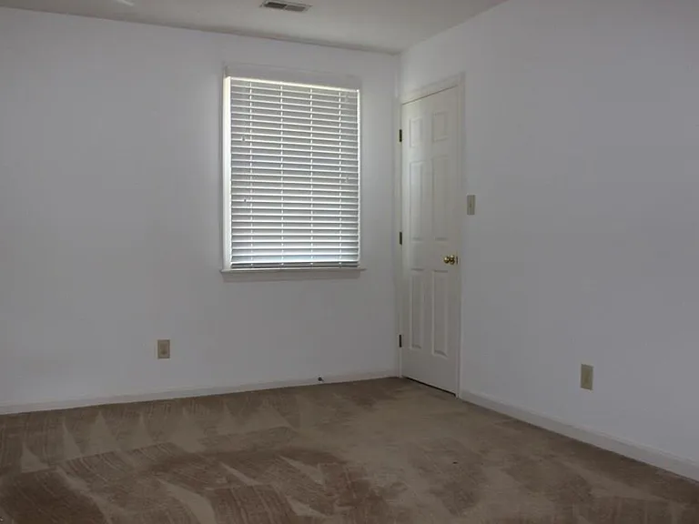 417 Burnham Pl — Photo 14