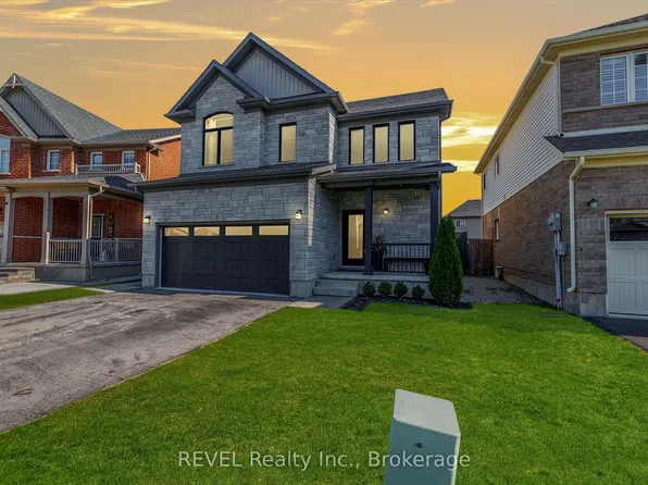 8 Elderberry Rd, Thorold, ON L2V 0E7