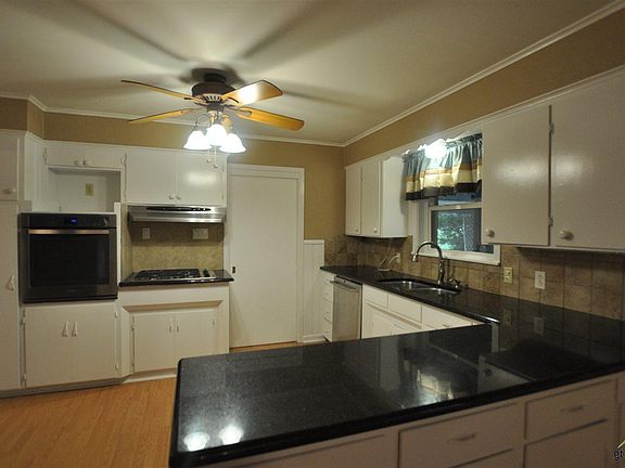 4th image of 2200 Brookhaven Dr