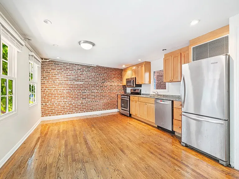 109 W 10th St #1 — Photo 9