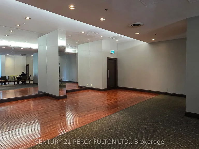 18 Parkview Ave #1811 — Photo 33