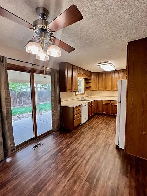 3 bed, 1632 sqft, $2,300 — Photo 4