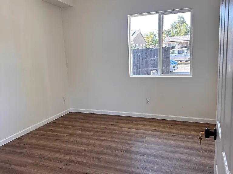 18538 Arminta St #18538 — Photo 6
