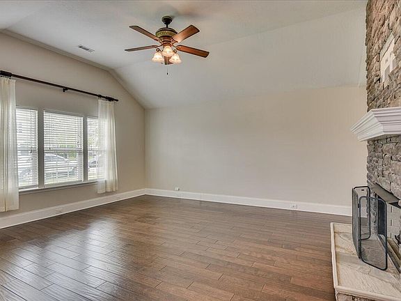 4th image of 1534 Willow Bay Drive
