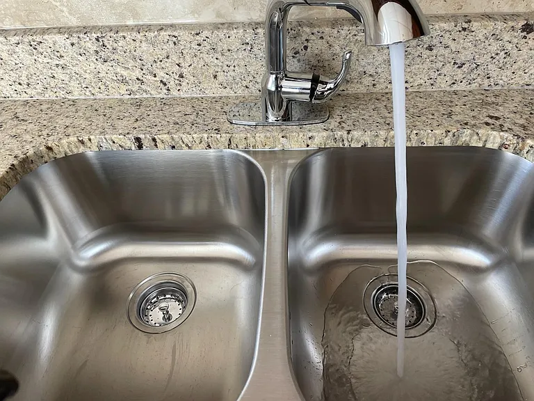 double stainless steel sink and granite counter tops