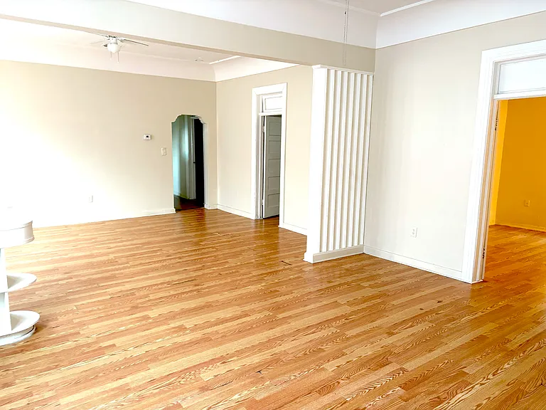 2927 Ybor St — Photo 4