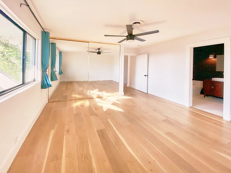 1133 Berkeley Dr — Photo 11