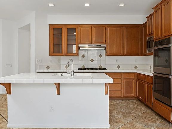2nd image of 379 Edgewater Dr