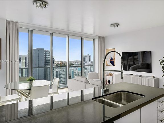 2nd image of 1111 SW 1st Ave APT 2419
