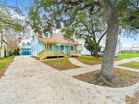 2nd image of 425 Palmero St