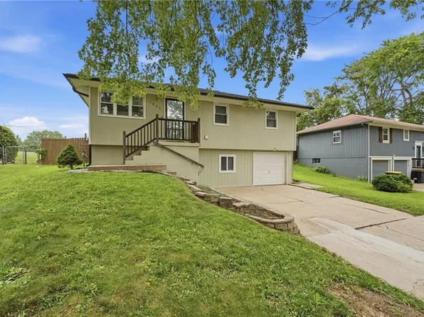 1005 NE Wien Ave, Blue Springs, MO 64014
