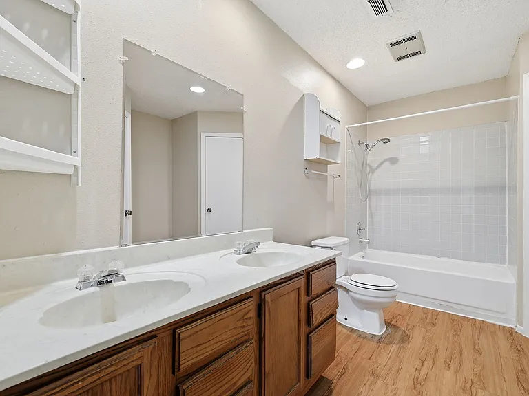 3932 Heritage Hill Dr — Photo 15