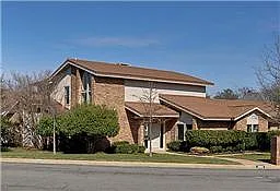 2008 Woodstock Dr — Photo 1