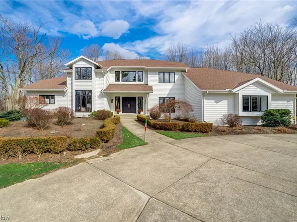 28775 Settlers Ln, Cleveland, OH 44124