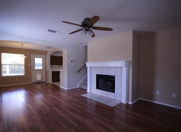 2nd image of 1608 Black Willow St