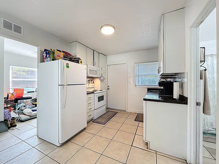 744 E Church Ave — Photo 7