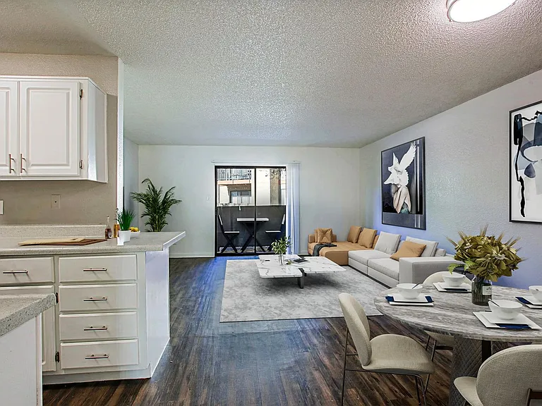 Tesoro Apartments — Photo 45