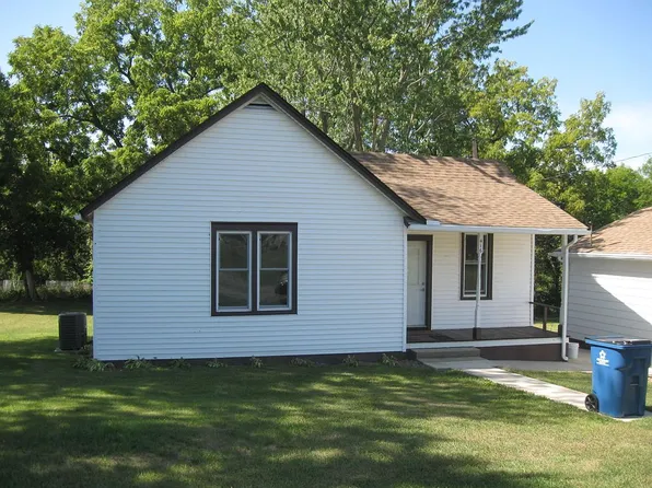 416 Oakland St, Seatonville, IL 61359
