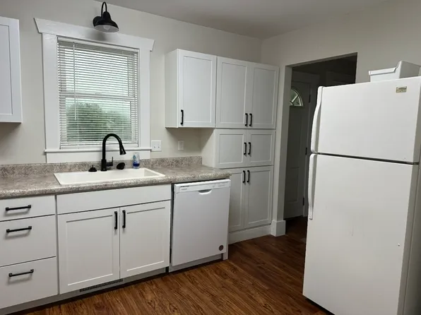 421 W 15th St, Concordia, KS 66901