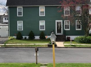 334 6th St E, Florence, NJ 08518