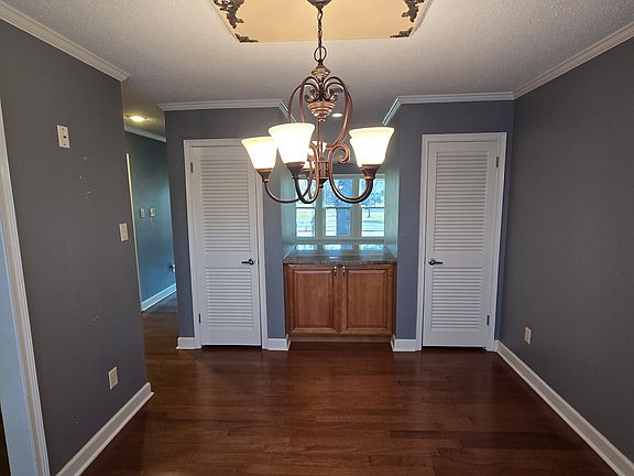 2nd image of 215 NW Fairway Hills Gln Unit 9