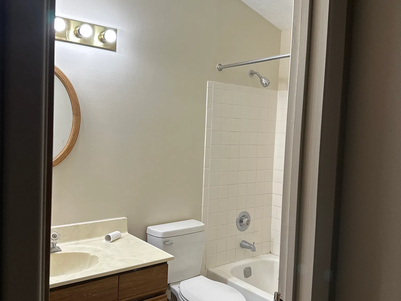 4281 Village Parkway Circle W — Photo 3