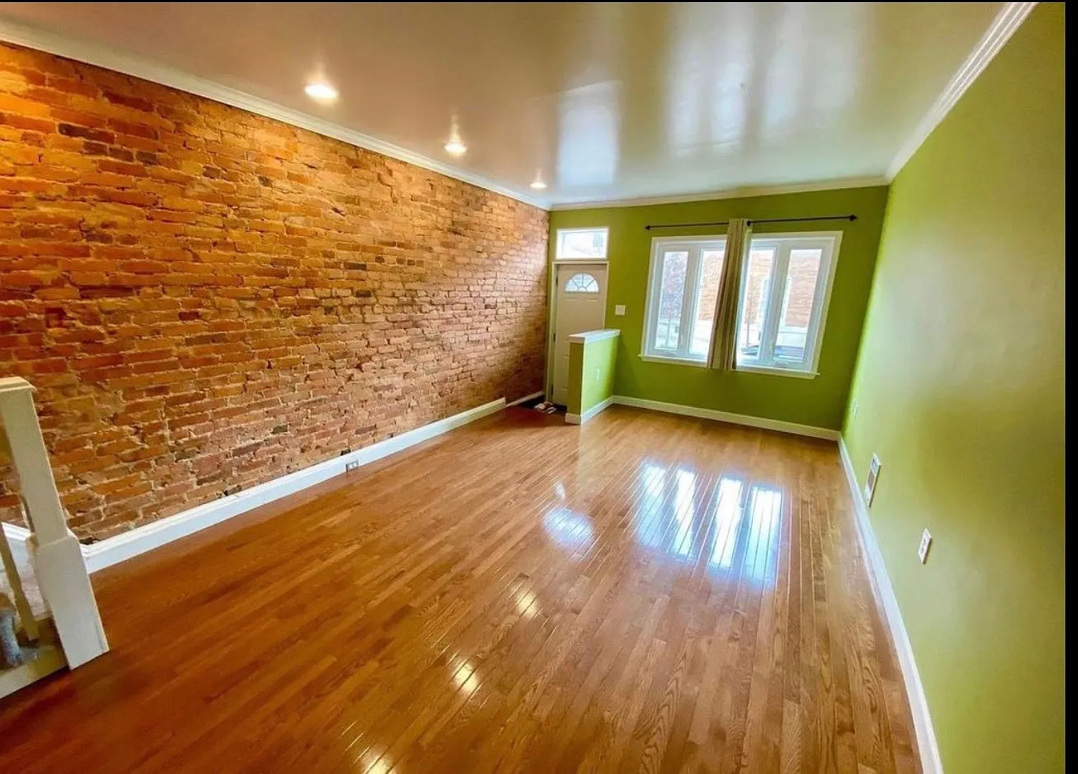3 bed, 1105 sqft, $2,000 — Photo 2