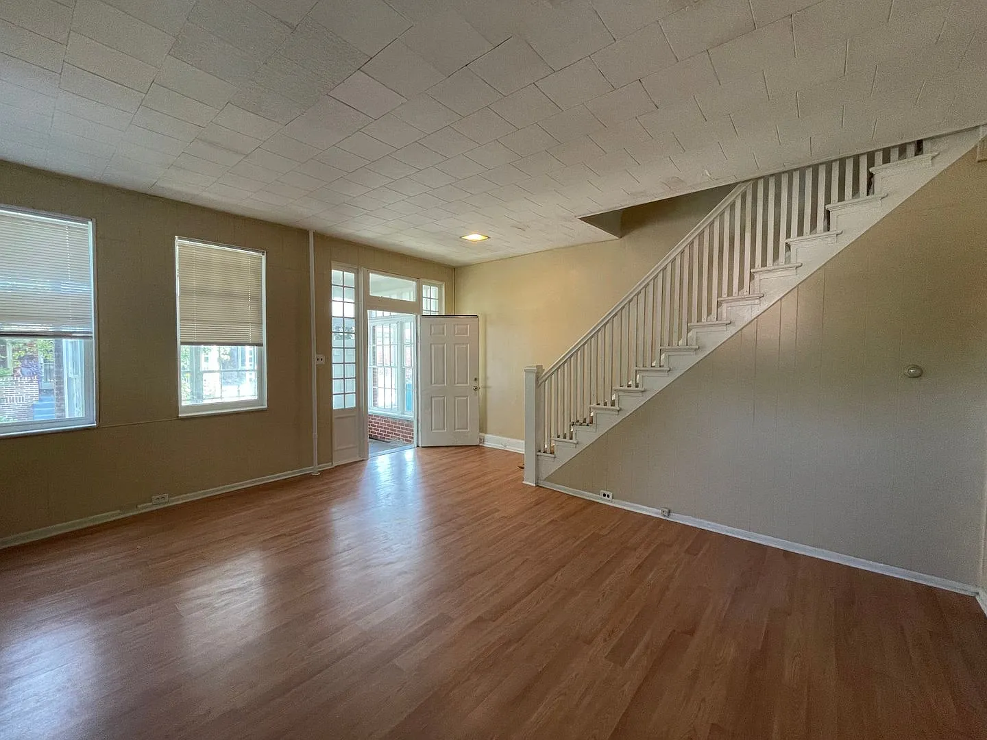 3 Bedroom Single Family Home Located in Harrisburg- Includes Bonus Room/Office! — Photo 4