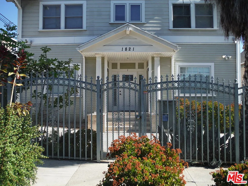 Building Photo - 1821 W 12th Pl #2