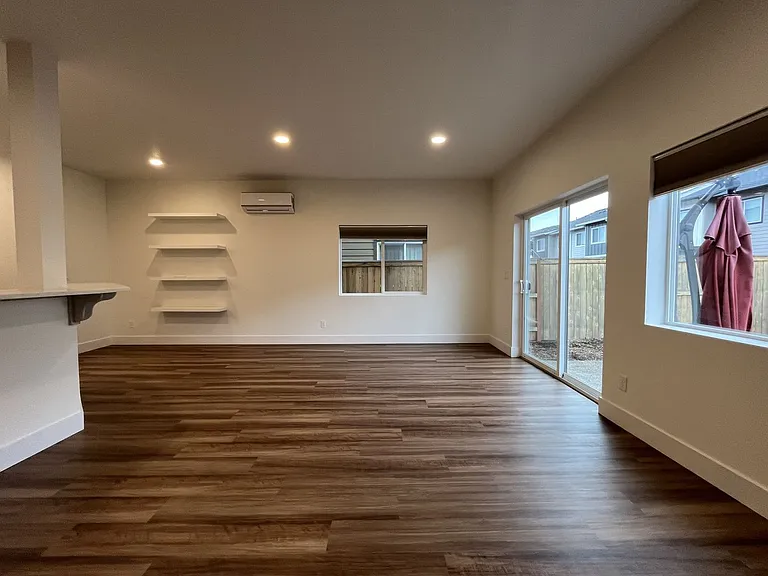 2875 S Magnolia Dr — Photo 13