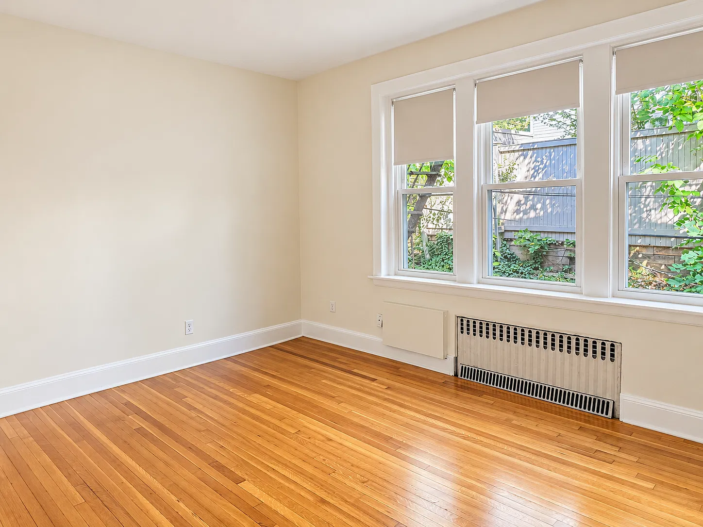 2 bed, 800 sqft, $2,995 — Photo 3