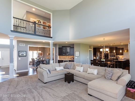 4th image of 27021 Thornwood Blvd
