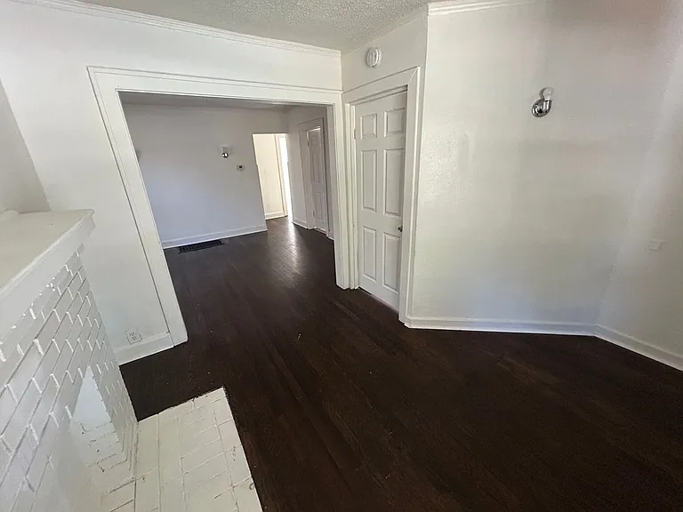 5357 Swope Pkwy — Photo 10