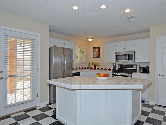 4th image of 7100 Marigot Ct NW