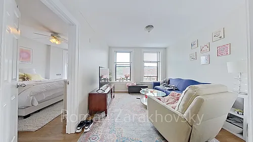 1932 Beacon St Photo 1