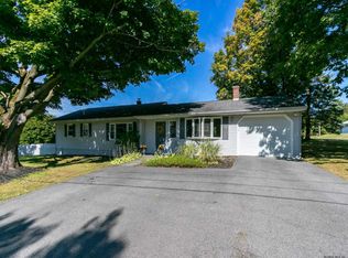 17 Easy St, Troy, NY 12180