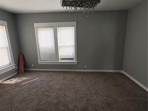 4th image of 452 Donnelly Ave