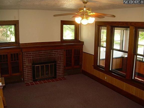 2nd image of 411 E Archwood Ave