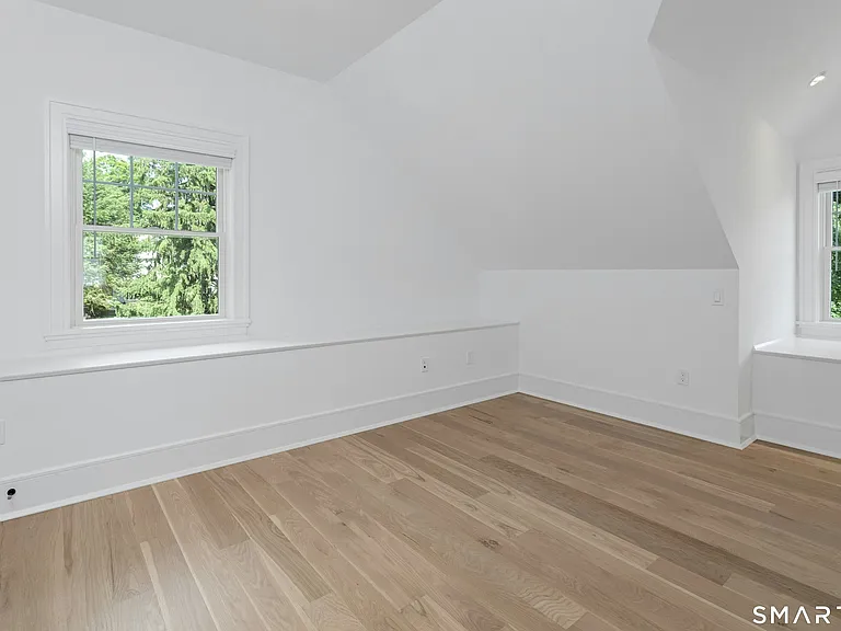 18 Old Stamford Rd — Photo 23