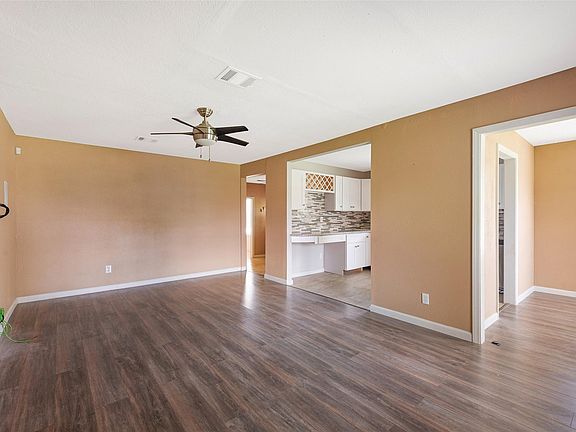 2nd image of 202 Norview Dr