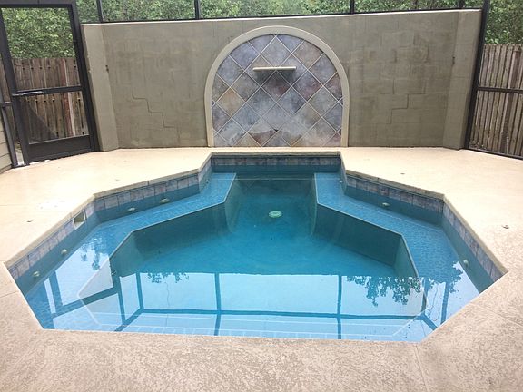 Jacuzzi Pool