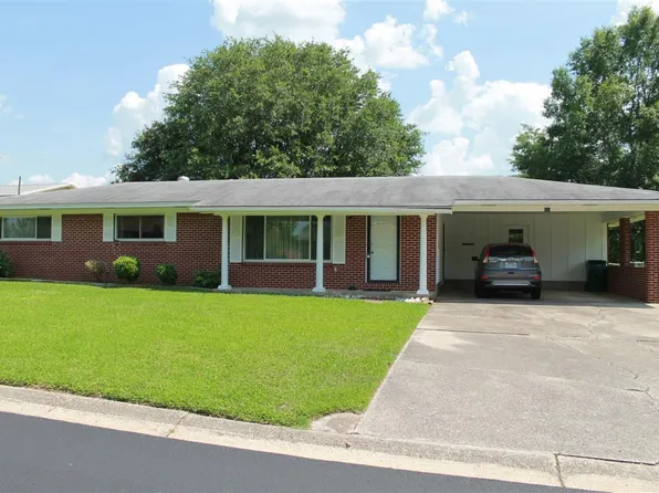 821 Crestwood Dr, El Dorado, AR 71730