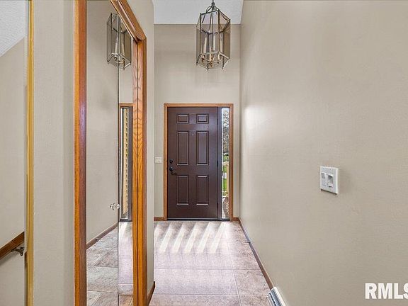 4th image of 4280 Woodfield Dr