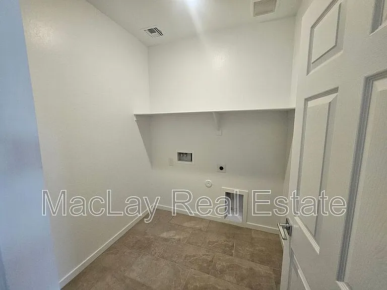 548 W Fremont Pass — Photo 13