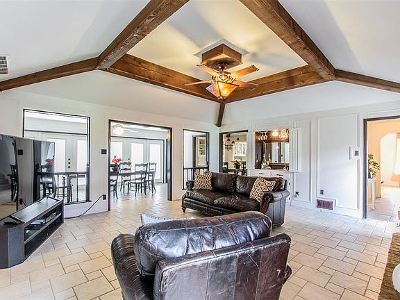 3rd image of 1302 Pecan Valley Dr