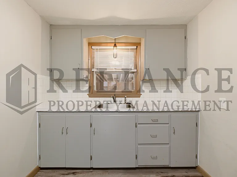 107 S Queen Ave — Photo 24
