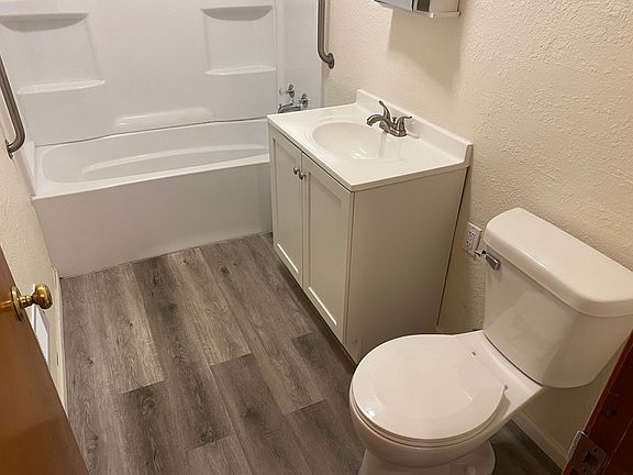 5th image of 213 N 10th Ave