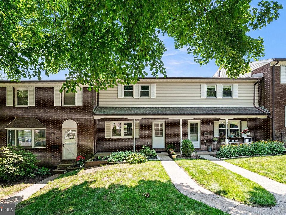 1st image of 102 Village Dr