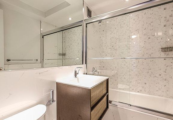 5th image of 330 W 58th St APT 16C