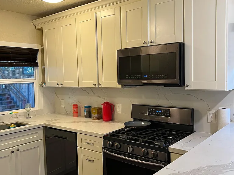 2400 Harrington Ave — Photo 9